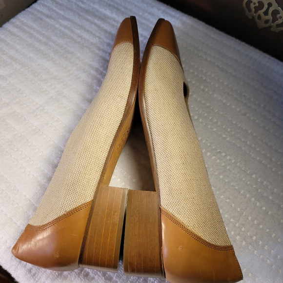 TALBOTS CLASSIC LIGHT BROWN LEATHER LOAFER SHOE - Picture 11 of 14